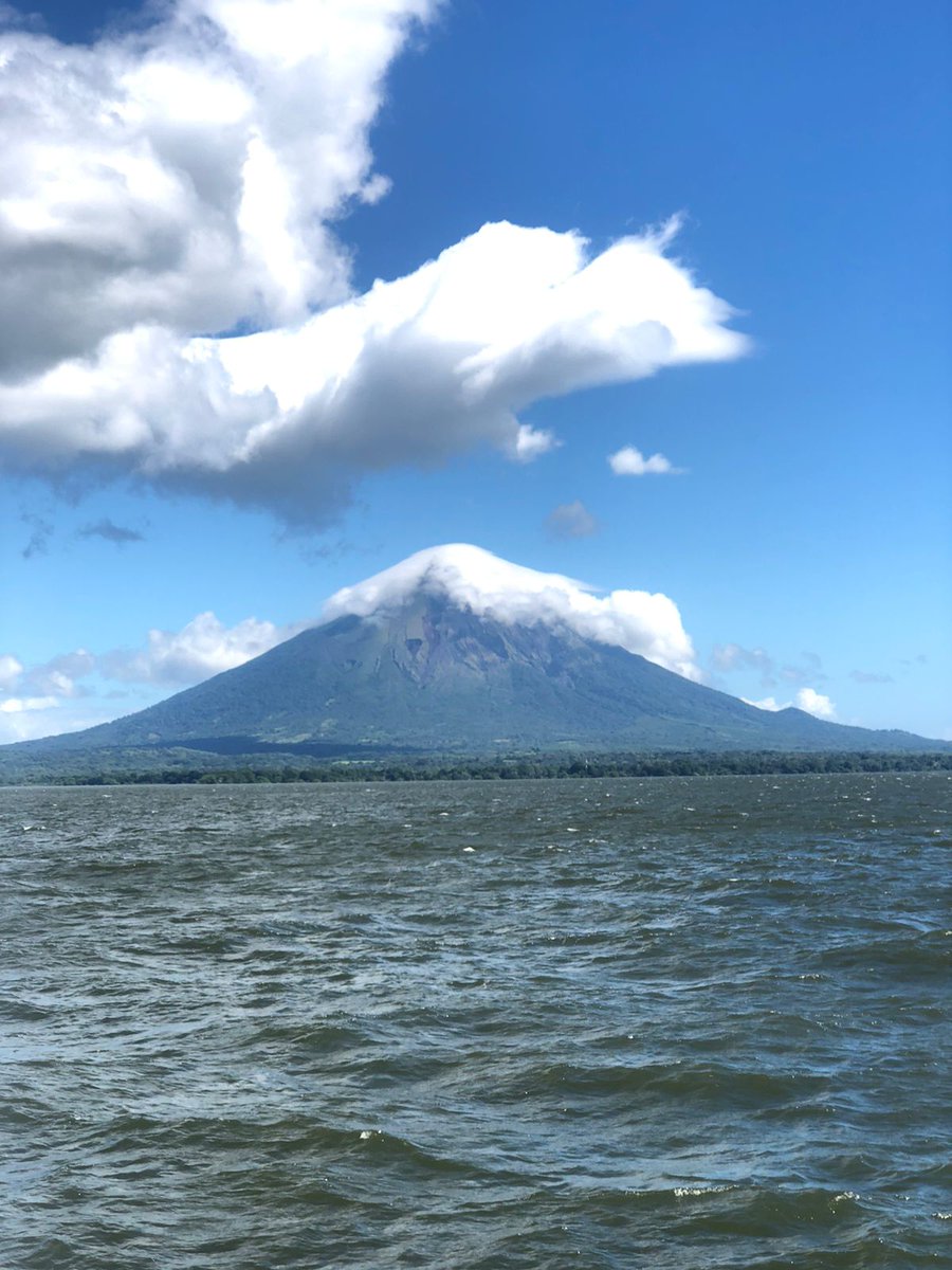 Por esos hermosos paisajes de nuestra bella #Nicaragua donde se vive en #paz trabajando día a día por nuestro bello país.  
#AbrilDeVictorias
