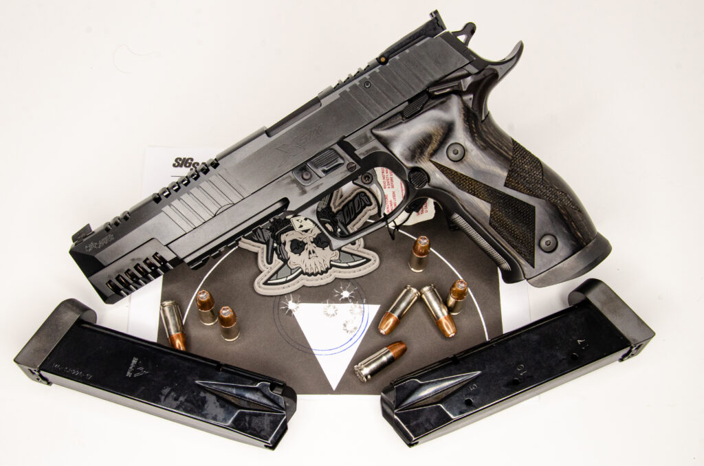 ArmsVanguard's tweet photo. 🔫💰 Invest in something that never goes out of style. 💪 Looking for a unique way to diversify your investment portfolio? Consider investing in rare firearms, like this beauty! 💎  #investing #firearms #assets #wealthmanagement #raregun #diversifyportfolio #gunenthusiast https://t.co/Uflcv8eFif
