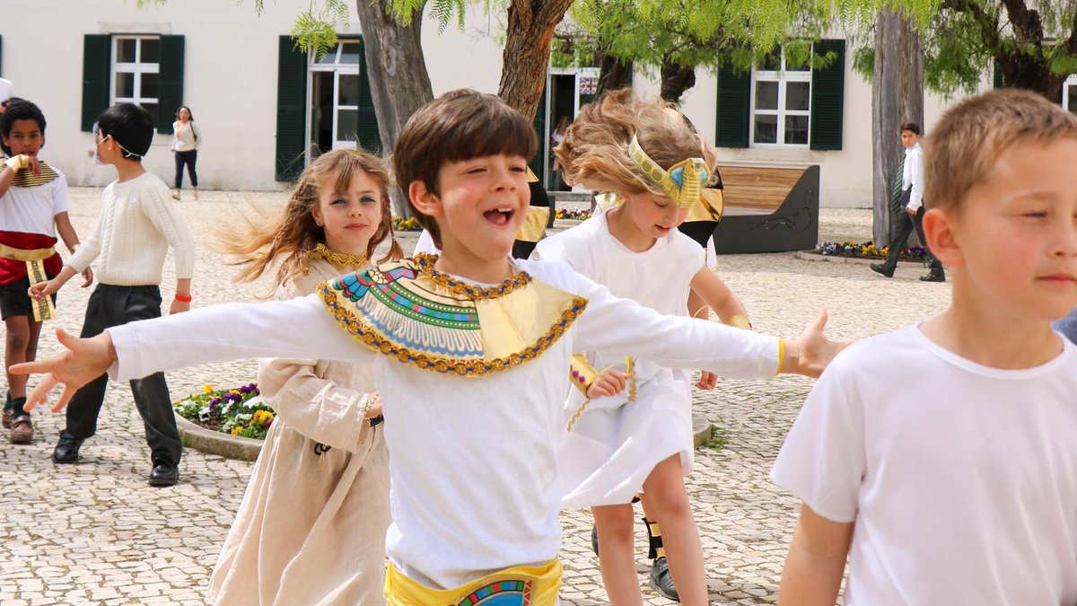 StJuliansLisbon's tweet image. Exploring the wonders of ancient Egypt on Primary Egyptian Day was an unforgettable experience!
From pyramids to hieroglyphics and pharaohs. This fascinating civilization has so much to offer.
#AncientEgypt #TheJoyOfLearning #StJuliansPrim #StJuliansLisbon