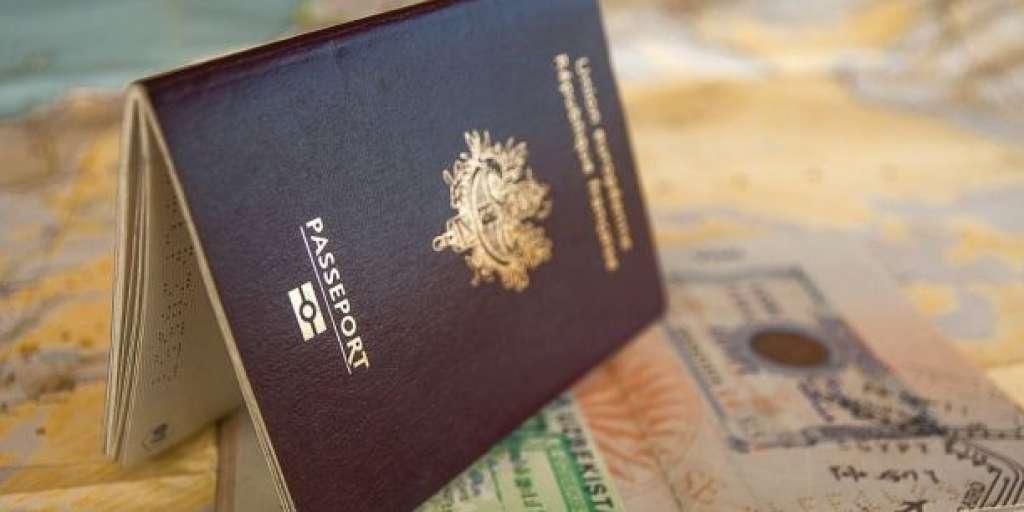 Le_NouvelObs's tweet photo. Passeport, CNI… Borne veut diviser par deux le délai pour obtenir des papiers d’identité https://t.co/nOqH8BMmac https://t.co/4uJLOK0wQu