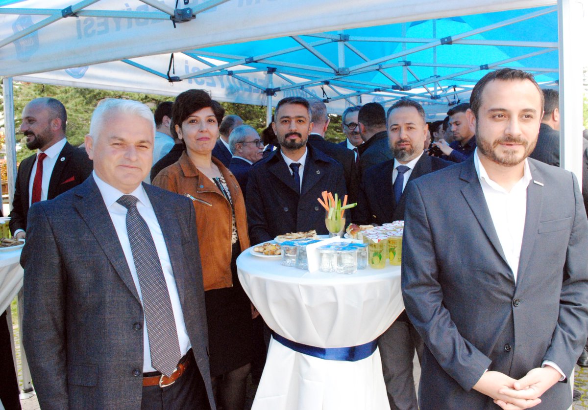 gelecekcrm's tweet photo. #Corum Valiliği tarafından düzenlenen bayramlaşma törenine il başkanımız ve yön. kur. üyelerimiz ile katılım sağladık Kamu kurum ve kuruluş, sivil toplum kuruluşları ve siyasi parti temsilcileri ile bayramlaşarak, hasbihal ettik.
@Ahmet_Davutoglu @Baris_Cosgunsu @MuhammedDerin https://t.co/sTRi1wur4Y