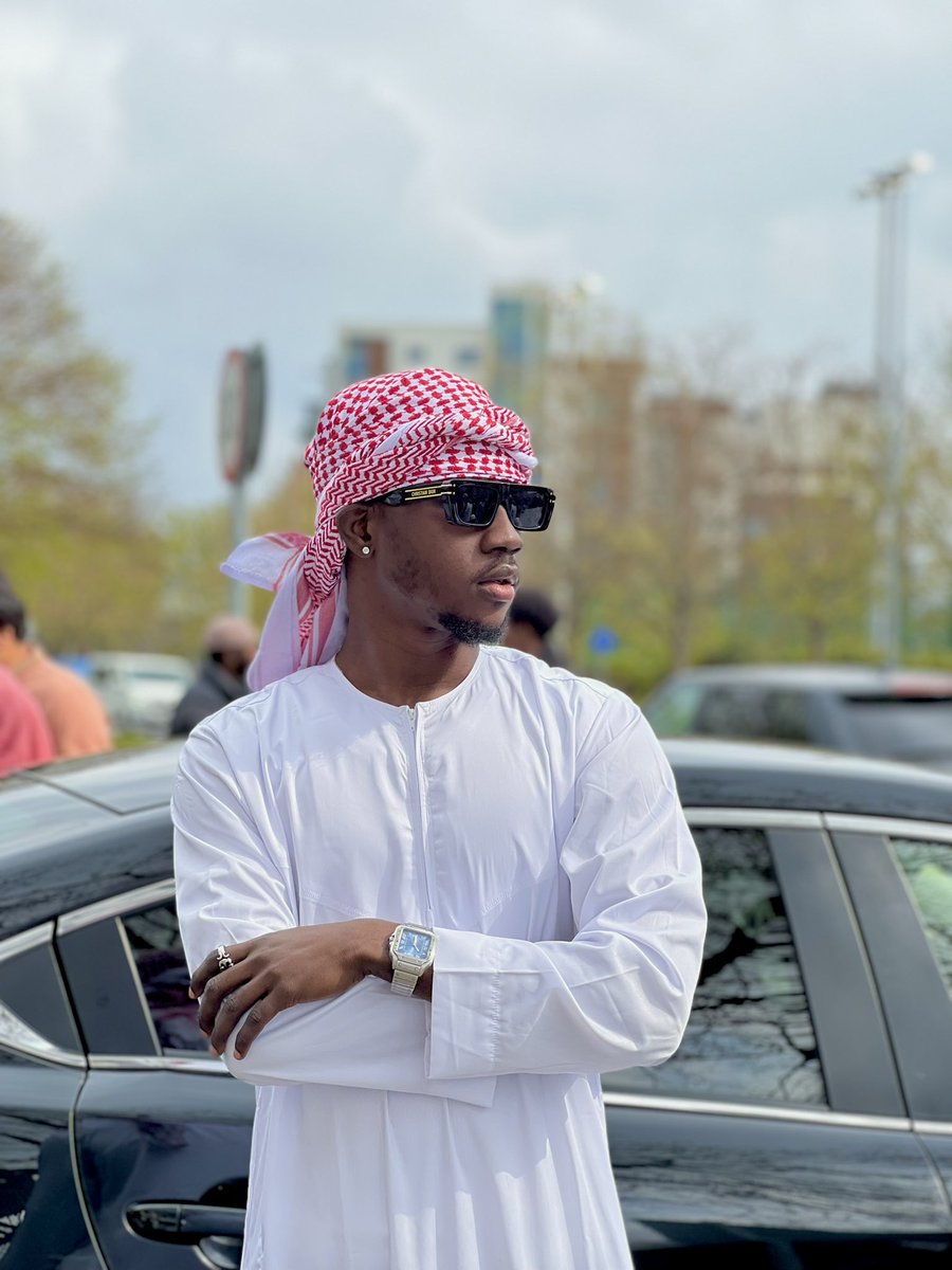adisaolashile's tweet photo. "POV: your laylat qadr prayers got answered

Eid Mubarak 🌙🙏🏿 https://t.co/nlwpfA6idS