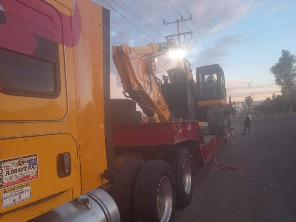 Arco_Norte_CDMX's tweet photo. Fue robado anoche sobre #ArcoNorte altura caseta de Pachuca, se vio en direccion a #Puebla  @arconorte @CNAC_GN @GN_Carreteras https://t.co/Uxhmo2Xmcs