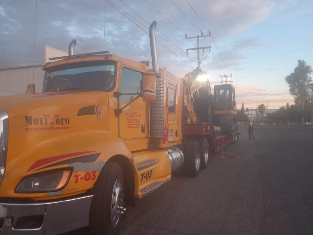 Arco_Norte_CDMX's tweet photo. Fue robado anoche sobre #ArcoNorte altura caseta de Pachuca, se vio en direccion a #Puebla  @arconorte @CNAC_GN @GN_Carreteras https://t.co/Uxhmo2Xmcs