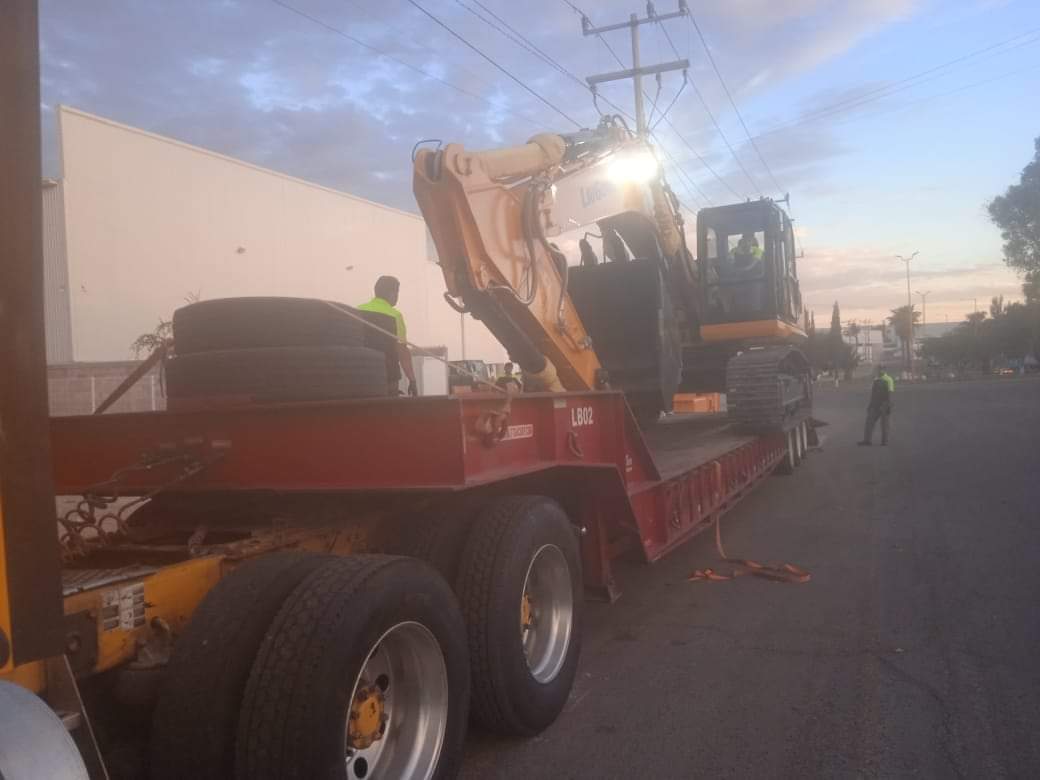 Arco_Norte_CDMX's tweet photo. Fue robado anoche sobre #ArcoNorte altura caseta de Pachuca, se vio en direccion a #Puebla  @arconorte @CNAC_GN @GN_Carreteras https://t.co/Uxhmo2Xmcs