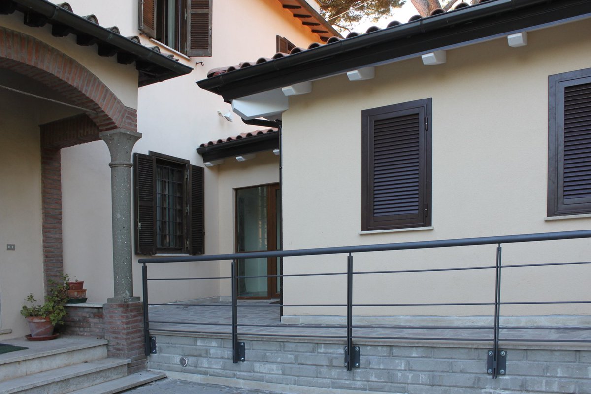 LibianchiSrl's tweet photo. Nel comune di Grottaferrata abbiamo ampliato un vecchio convento annettendo ad esso una residenza ecologica e performante.
La nuova porzione di fabbricato presenta volumi semplici caratterizzati da un’architettura che al meglio lo inserisce nell'ambiente circostante. https://t.co/zE3yD1zsH6