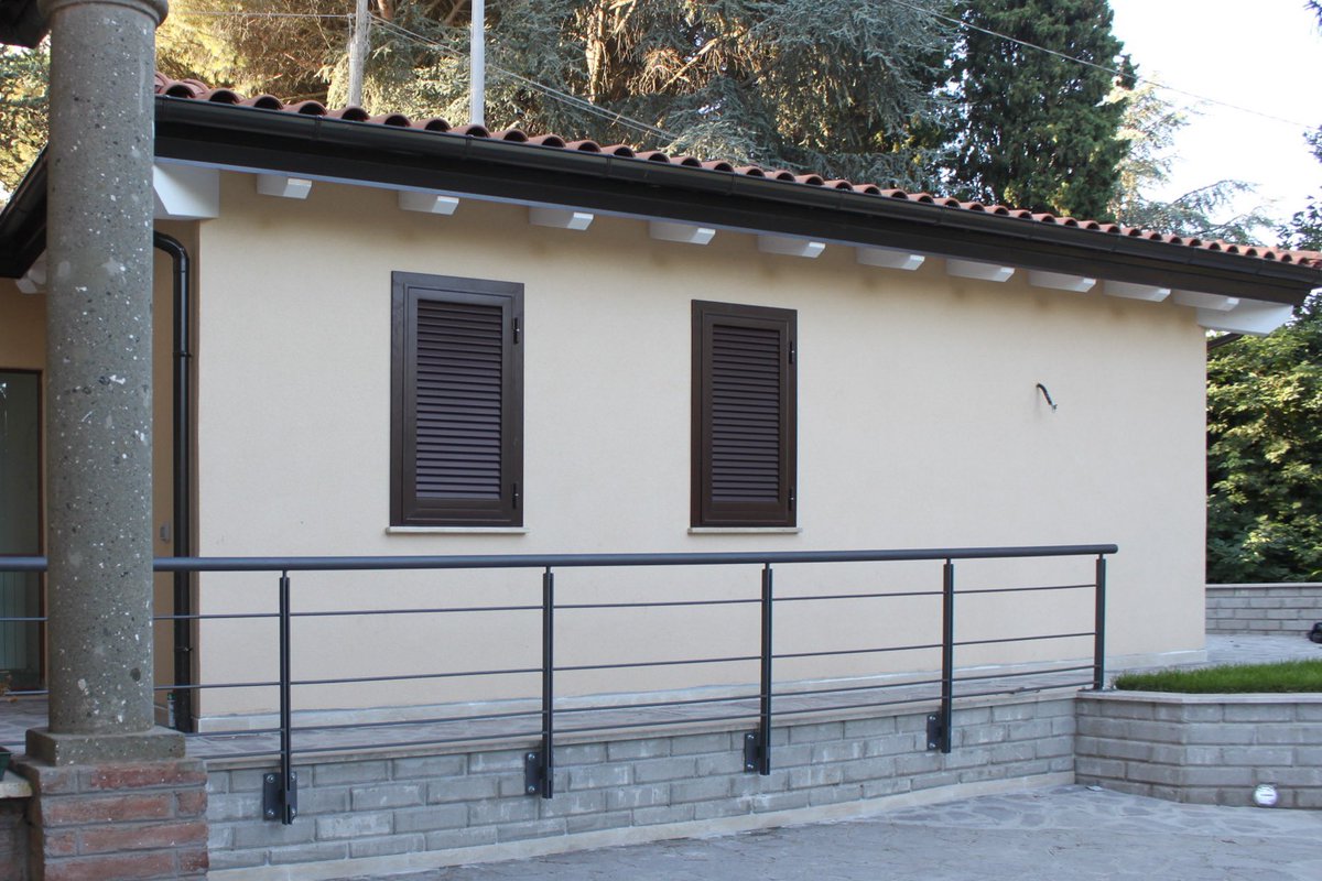 LibianchiSrl's tweet photo. Nel comune di Grottaferrata abbiamo ampliato un vecchio convento annettendo ad esso una residenza ecologica e performante.
La nuova porzione di fabbricato presenta volumi semplici caratterizzati da un’architettura che al meglio lo inserisce nell'ambiente circostante. https://t.co/zE3yD1zsH6