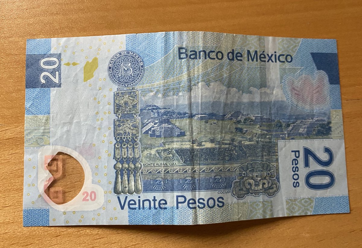 Hey <a href="/RTTaxi/">RTaxi_Madrid</a> <a href="/MADRID/">Ayuntamiento Madrid</a> Ayer jueves 20.04 en el taxi de Atocha a Emilio Castelar pagué 10€ con un billete de 50€ y me devolvieron un 20€ y esto. 
Hola <a href="/cabify_espana/">Cabify España</a> me llevas hoy al aeropuerto???