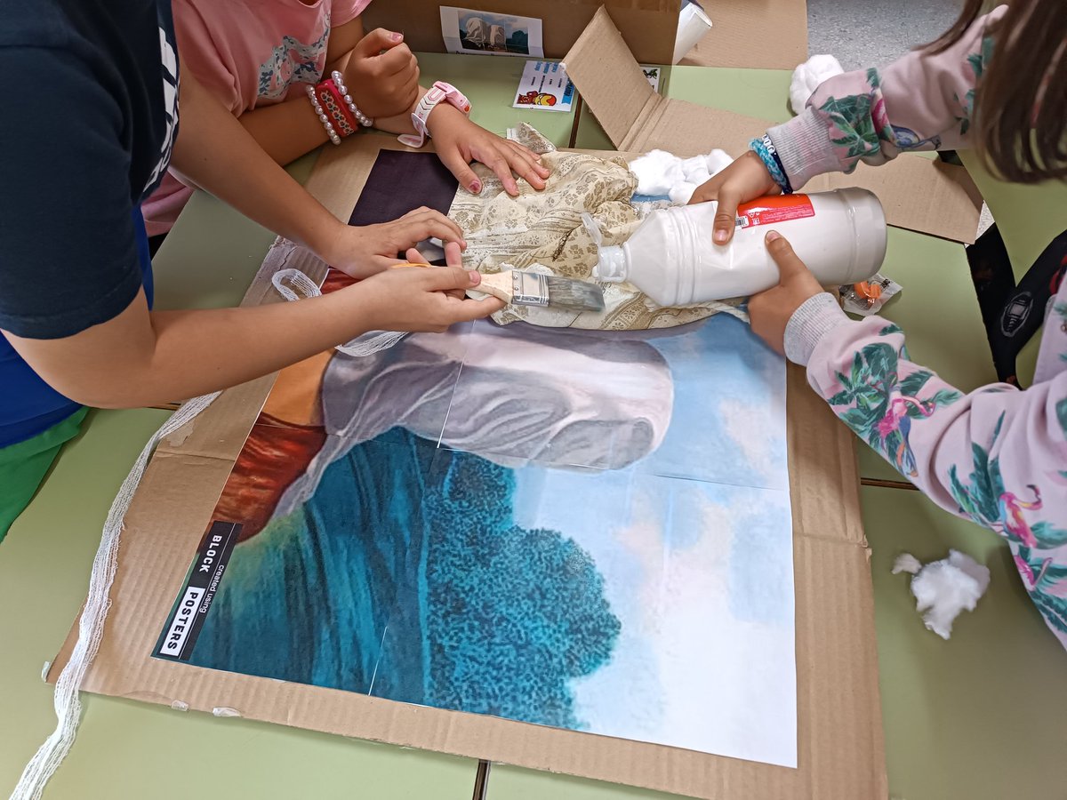 Taller 🔝 en <a href="/CeipCamon/">CEIP José Camón Aznar</a> con Ariadna <a href="/ApascideAragon/">Apascide Aragón</a> 
Taller arte accesible para personas sordociegas. Gracias 😍 por vuestra generosidad y vuestro maravilloso trabajo.
Arte y cultura como derecho ciudadano.  <a href="/IAACCPSERRANO/">IAACC Pablo Serrano</a> 
<a href="/sasnoa/">sara anes sanz</a> <a href="/patriciartZ/">Patriciart 🍏💜🔻🎨</a> <a href="/CulturaAragon/">Cultura Aragón</a> <a href="/InnovaEducAr/">InnovaEducAr</a>