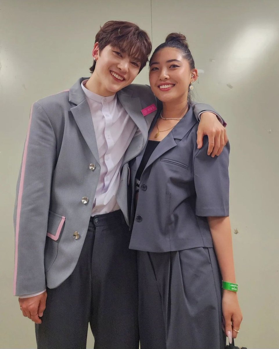 SeokMatthewNoti's tweet photo. Fotos || Matthew junto a  Yaeby su hermana 💛

#SEOKMATTHEW  #석매튜 
#ZEROBASEONE  #제로베이스원 https://t.co/ou8uYZGxbG