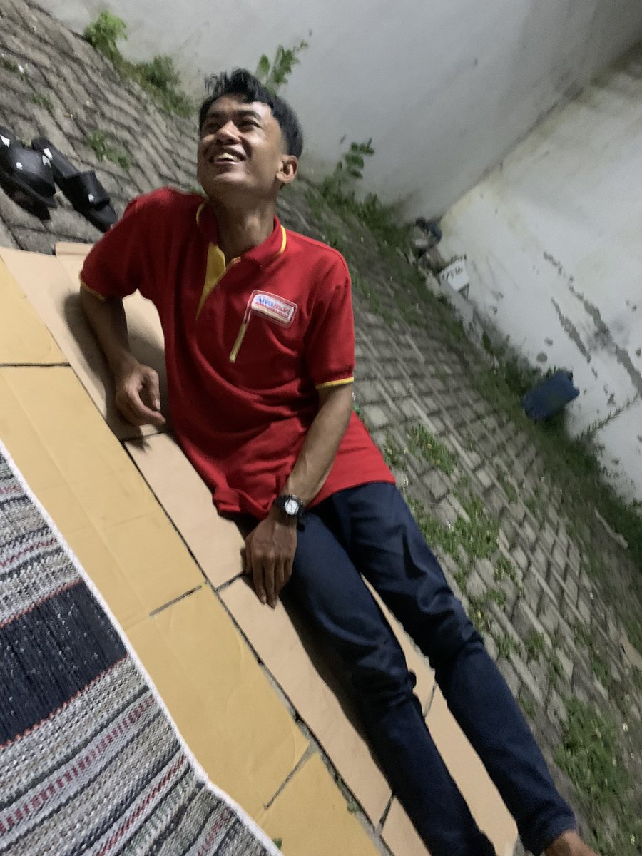 hellenlaa's tweet photo. Huru hara hari ini https://t.co/GLTR3Qicj8