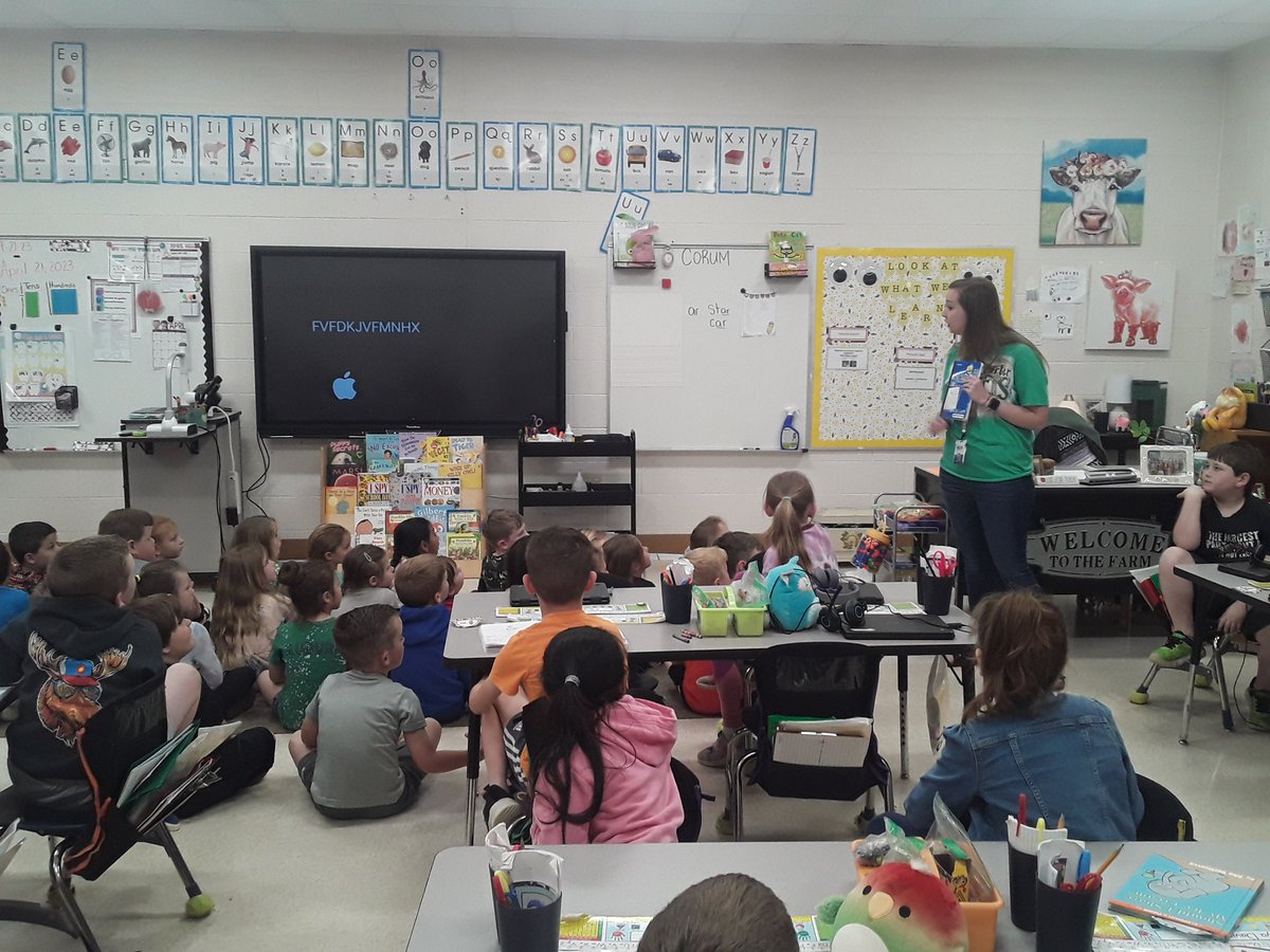V is for Visit First Grade Day. Thank you Ms. Corum for telling us about 1st grade. <a href="/CESHornetsBuzz/">Carter Elementary School</a> <a href="/WatsonKCS/">Thomas Watson</a> <a href="/KCSReg3Director/">Megan ODell</a> #abccountdown