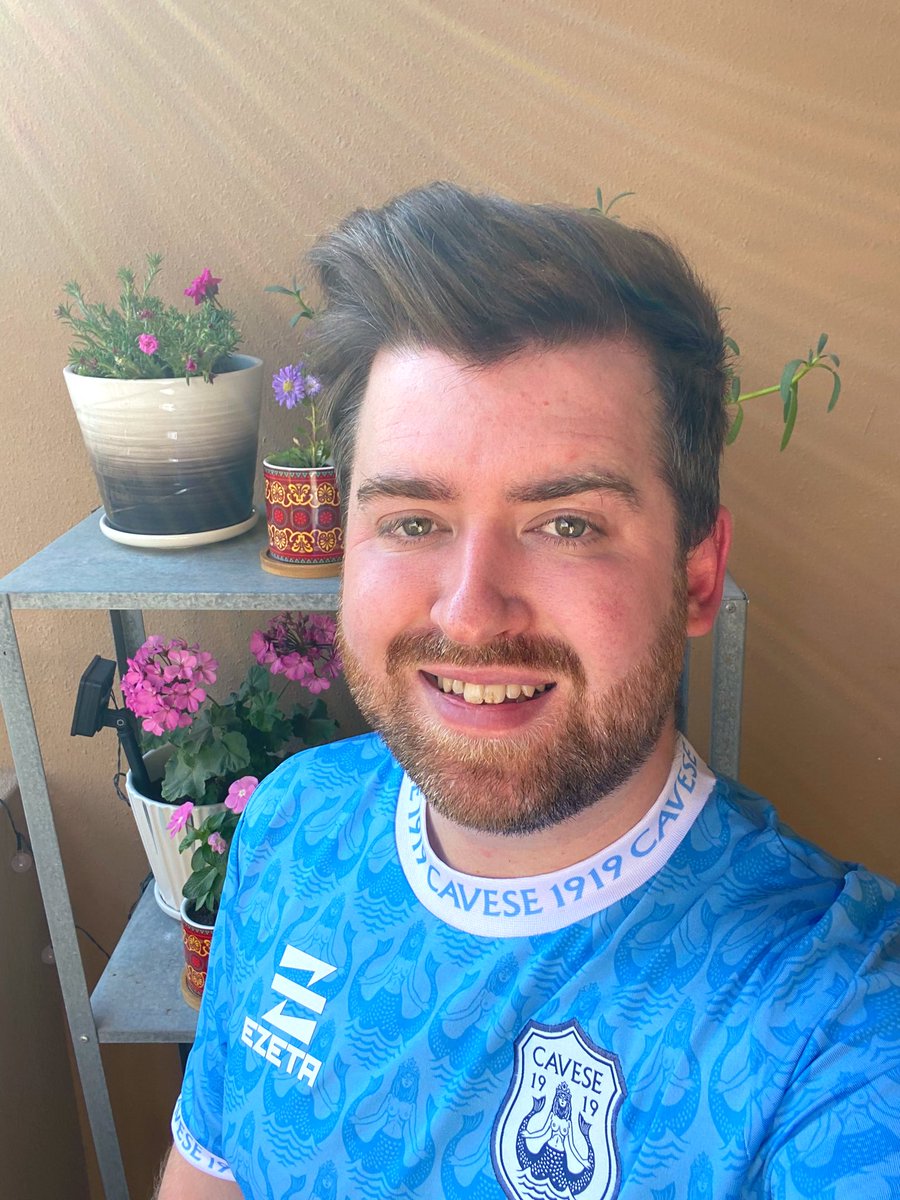 I’ve gone for this brilliant Cavese home shirt  for  #FootballShirtFriday 👕 

Get involved & make a donation 👇🏼
fundraise.cancerresearchuk.org/page/kitcommun…

#WearShareDonate