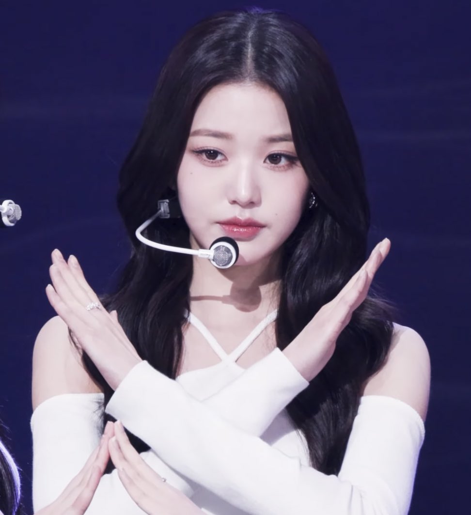 wonyoungpics's tweet photo. https://t.co/OznRWGzQWG