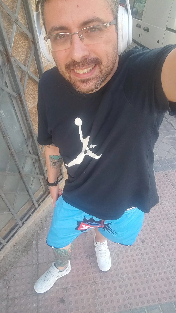 xevignon's tweet photo. Pues este chavalito cumplió ayer 39 añitos 😎    más animado y en forma que en los últimos 10 jajaja nunca es tarde cuando te pones 100x100 Focus 💪💪 https://t.co/7aGAFhkSZP