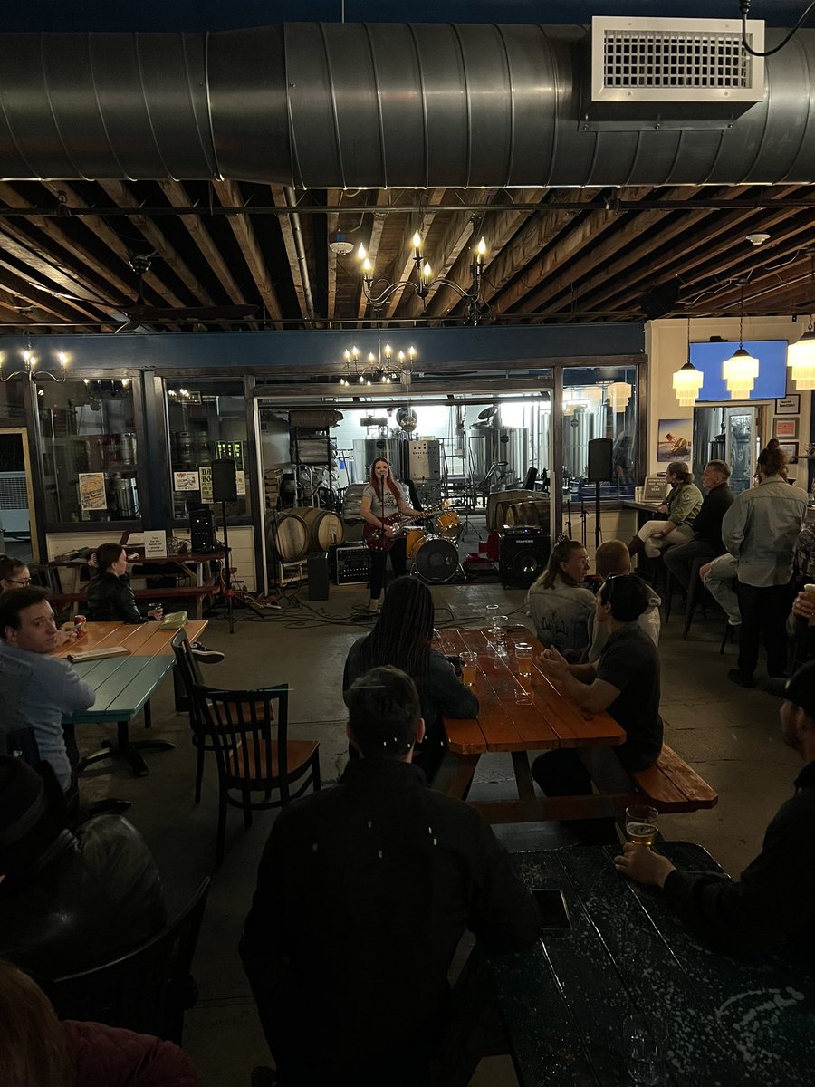 totallyrealrecs's tweet photo. Thanks to @MedicineFish @enrosemusic @thebellecurves #theplanes for playing, Long Beach Brewing Co for hosting, @Music__District for video/streaming/positive vibes and everybody who came out to the show! https://t.co/jn33JkhNm7