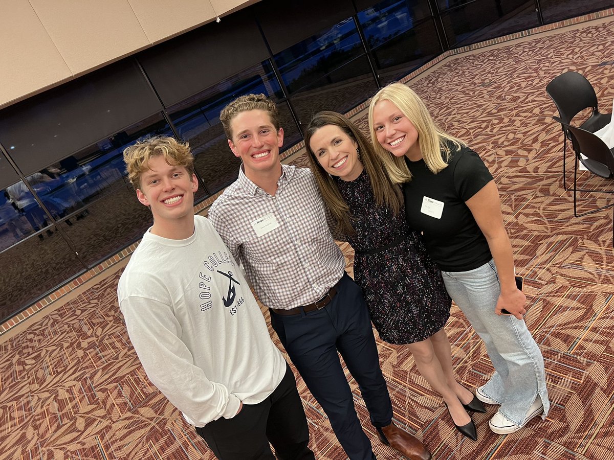 hopecommdept's tweet photo. Loved celebrating all @hopecommdept students at our End of Year Celebration. We’re proud of your achievements & we salute you for finishing another great year. Dig these snaps from last night’s fun! 🧡💙 @HopeCollege #HopeForward #GoHope #Communication #CommTwitter https://t.co/zJsHVrZ5Do
