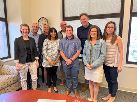 hopecommdept's tweet photo. Loved celebrating all @hopecommdept students at our End of Year Celebration. We’re proud of your achievements & we salute you for finishing another great year. Dig these snaps from last night’s fun! 🧡💙 @HopeCollege #HopeForward #GoHope #Communication #CommTwitter https://t.co/zJsHVrZ5Do
