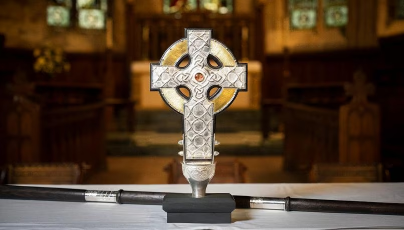 VagaLondonBlog's tweet image. PAPA FRANCESCO DONA DUE FRAMMENTI DELLA &quot;VERA CROCE&quot; PER L&apos;INCORONAZIONE DI RE CARLO 
La croce astile che aprirà la processione dell&apos;incoronazione di Re Carlo III, il 6 maggio all’abbazia di Westminster, contiene incastonate due …