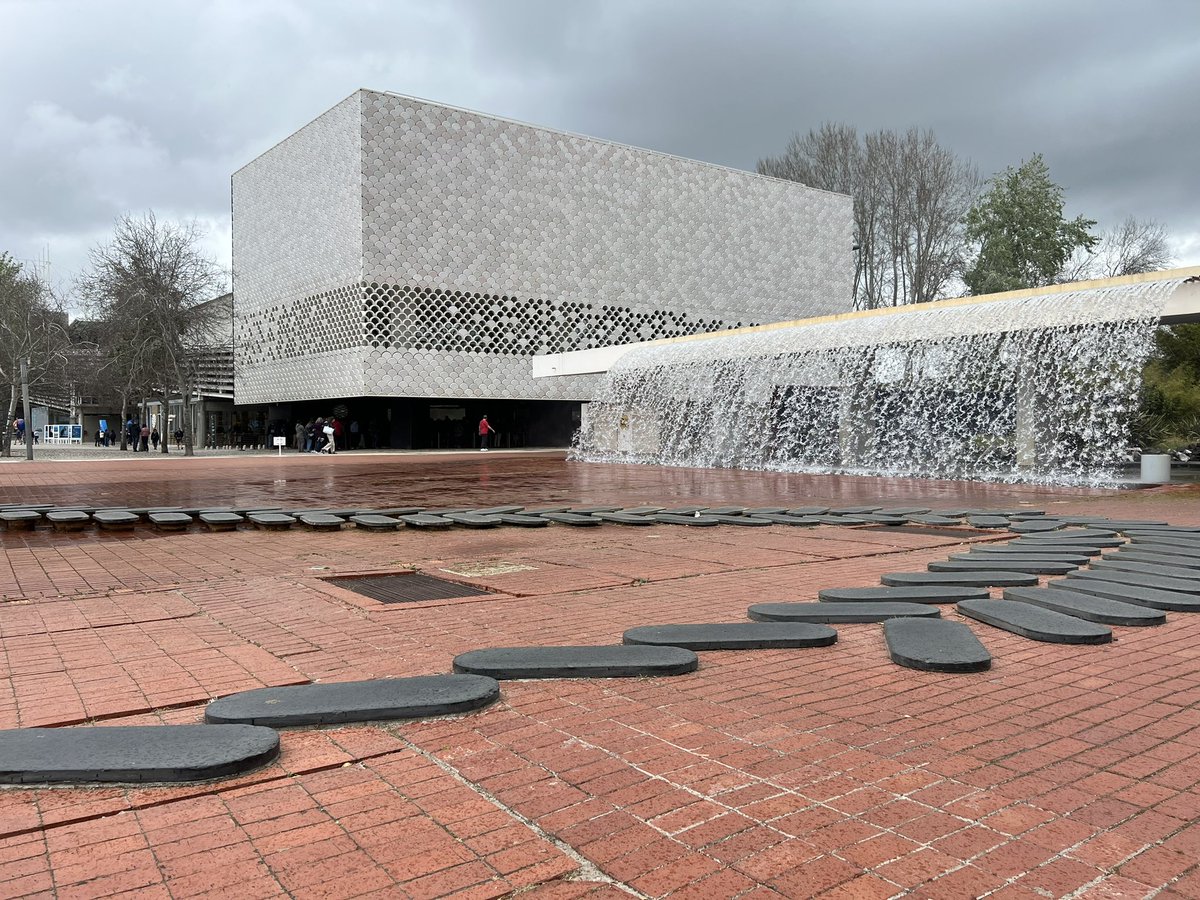 FredMaahs's tweet photo. There’s so many things to do indoors on a rainy day in Portugal. This morning I had an amazing tour of #accessible #Oceanaria. Originally built for the ‘98 World Expo, some of the most interesting and endangered species are being saved and on display! @visitportugal https://t.co/94X1R5FFDd