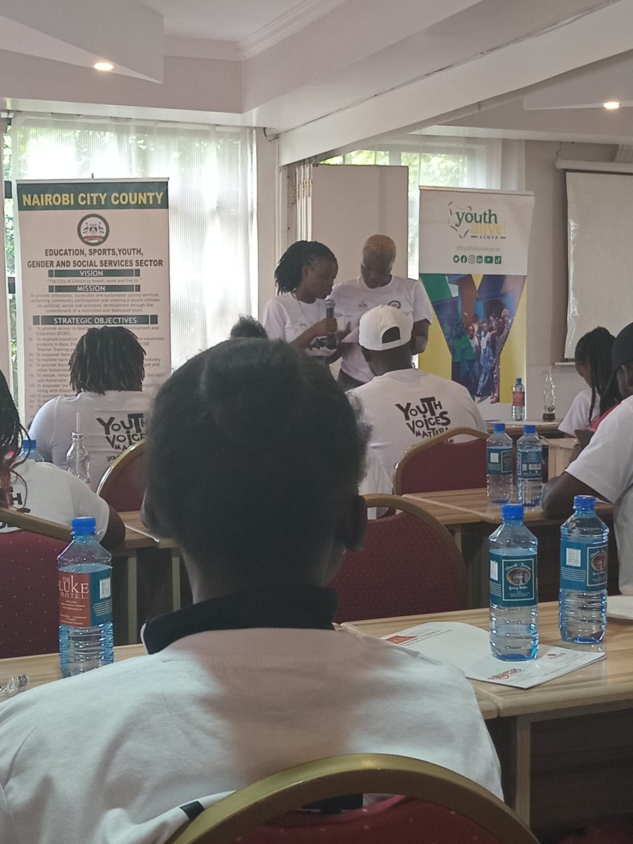 Lavende_akinyi's tweet photo. It is important for the government officials to be part of youth symposium and talks so that they be able to directly get to understand what are the pressing issues affecting youths.
#tujibonge
@OS_YouthCenter 
@polycomdev 
@YouthAliveKenya 
@BrendaAwuor113 https://t.co/CVVMMT2Flt