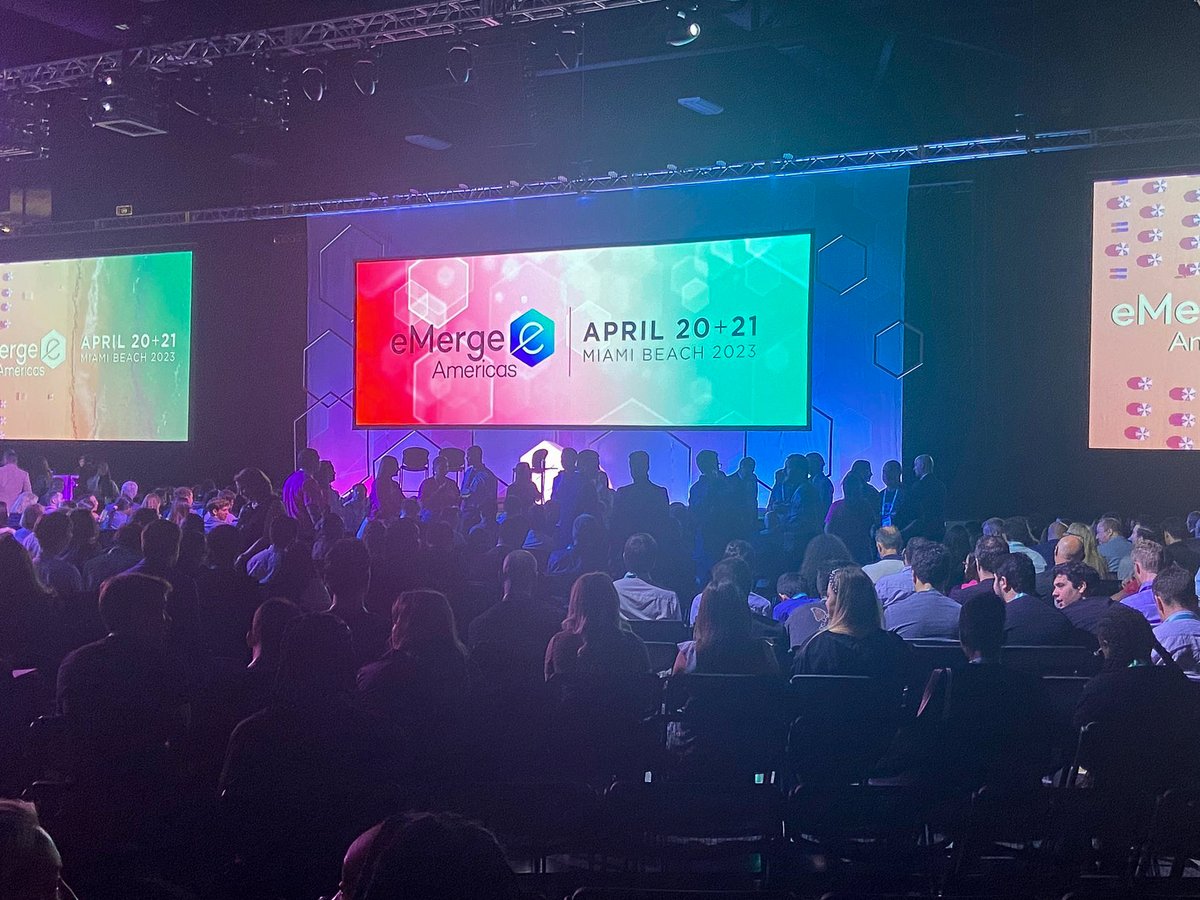 geekshubs's tweet photo. 𝗡𝘂𝗲𝘀𝘁𝗿𝗼 𝗖𝗘𝗢 está en 𝗠𝗶𝗮𝗺𝗶 conociendo el #sectortech. 🌴 @sansanal: "Está siendo una semana intensa de trabajo pero muy inspiradora." Gracias a la misión #startup a Miami organizada por @Startup_VLC a través de Hospitality Ventures por esta oportunidad. https://t.co/mCefYd0bxM