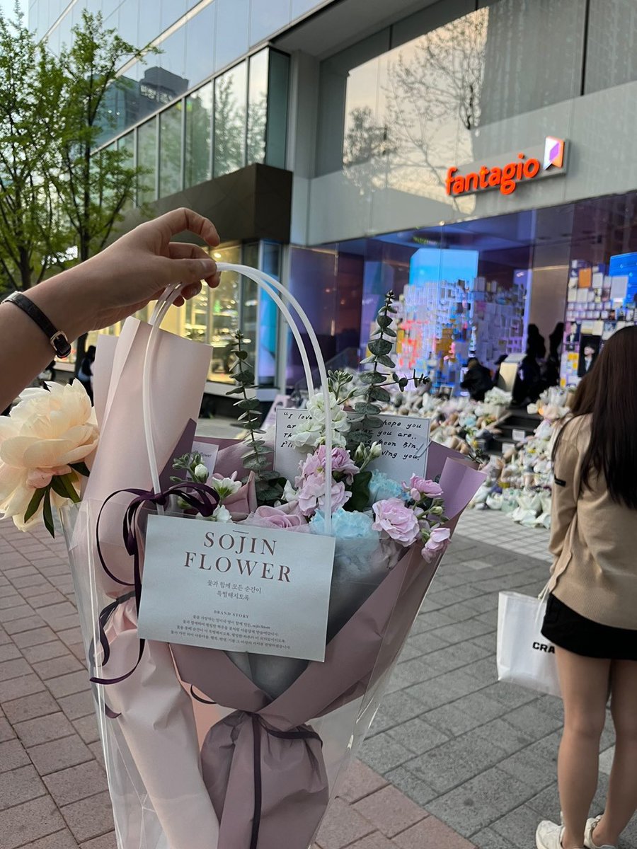 BinnieMoonie's tweet photo. I hope I was able to deliver my heart to you my Binnie.  Aikee noona will forever love you.. I hope you are happy wherever you are.. #MOONBIN #문빈 https://t.co/NOTvqArCT1