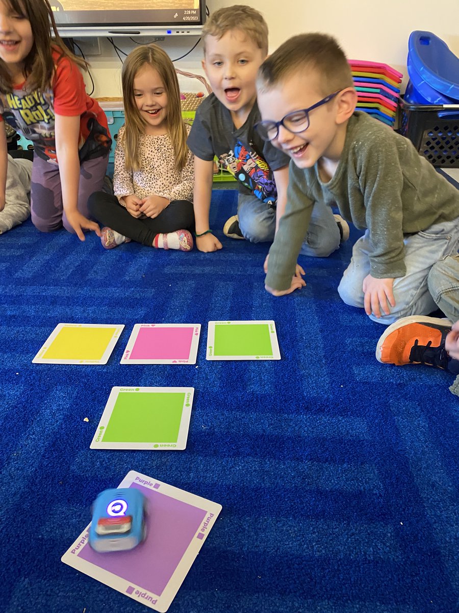 CentralSquareSD's tweet photo. These kindergarteners at Millard Hawk had an absolute blast while learning about coding during a recent lesson! Awesome job, kids! #CSquarePROUD #RedhawksRule https://t.co/q5c1FcXaWZ