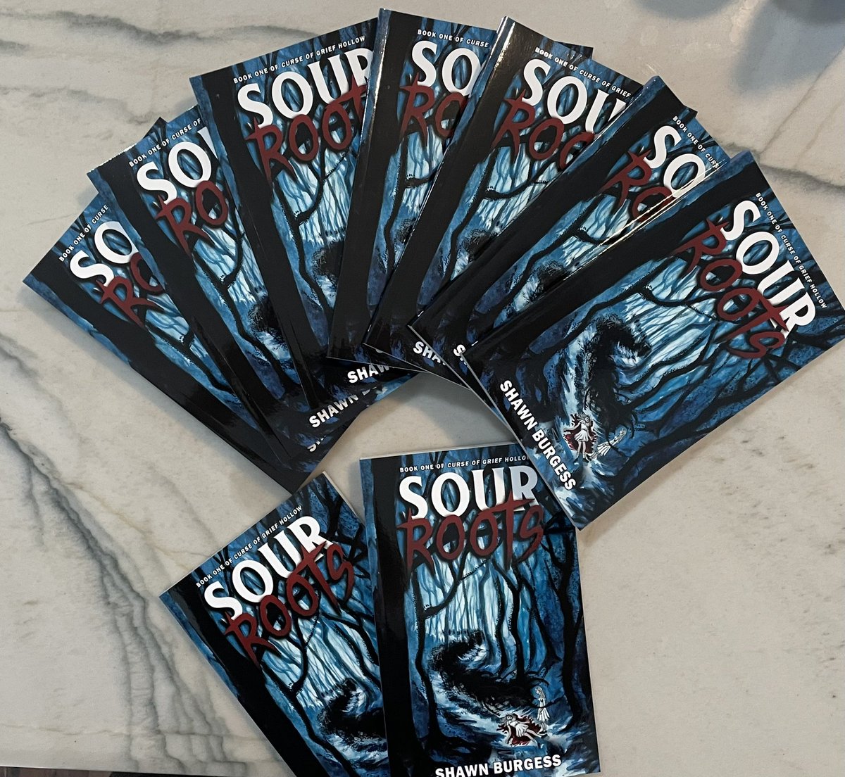 ShawnBinjax's tweet photo. Happy Free Book Friday!

Up for grabs this week is a signed copy of my prequel novella SOUR ROOTS. Ideal for horror, thriller, and suspense fans.

RT &amp; like to enter. Tag a friend who likes horror for an extra entry. Open worldwide. Contest ends April 23rd. https://t.co/KBDChSEKGn