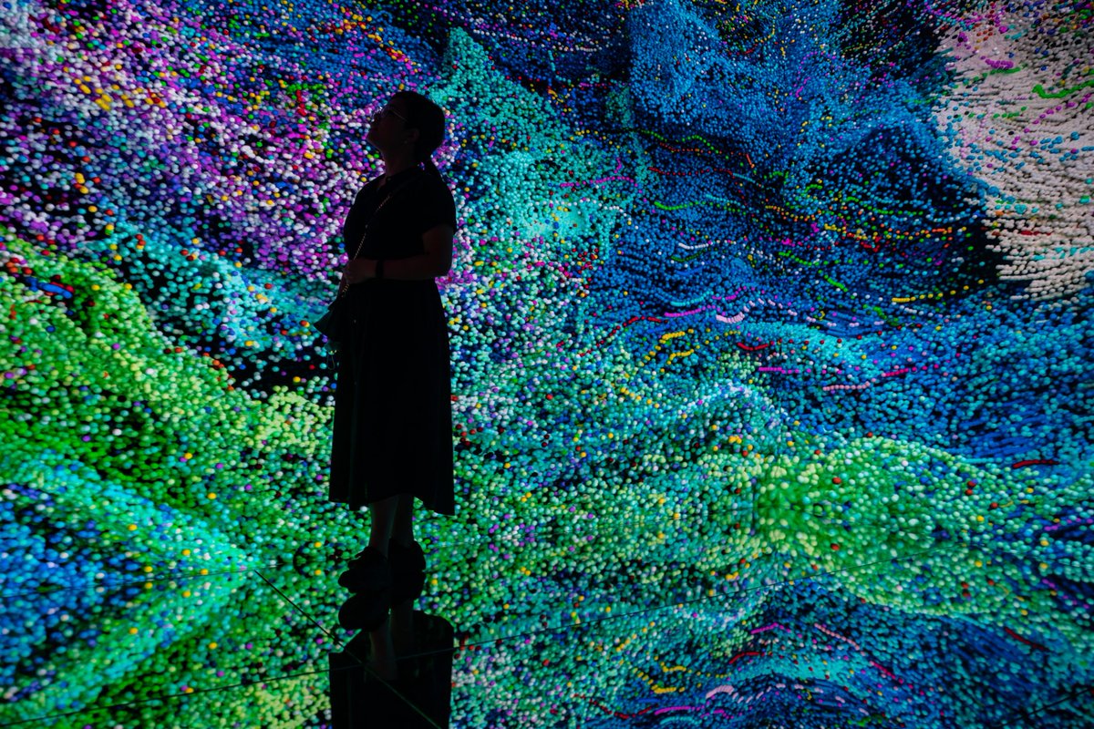 theisland_io's tweet image. Machine Hallucinations (2020)

Anadol's Machine Hallucinations NFT series, featuring manipulated images of space captured by telescopes, sold for $5 million at Sotheby's Hong Kong, showcasing the power of art and technology.