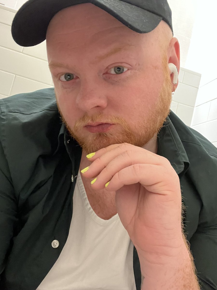 PatrickReg's tweet photo. Modeling in the airport bathroom so I don’t think about the farts echoing from my ass https://t.co/HjzlKtiWER