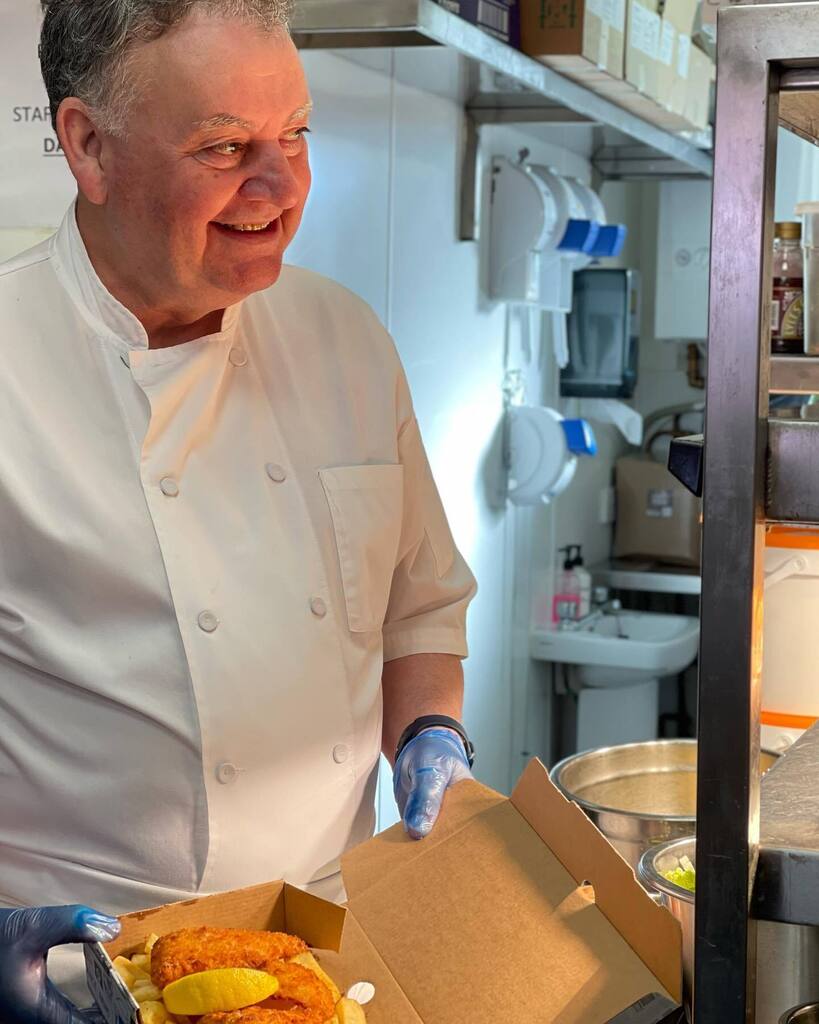 Kevin’s cooking up something special tonight 🦞 

We’ve got our fab fish and homemade chips as usual - but he’s also got limited portions of fresh grilled lobster with our famous garlic butter and chips 💛 £25pp 

If you’d like to grab a portion of lob… instagr.am/p/CrTBo0uMT6J/