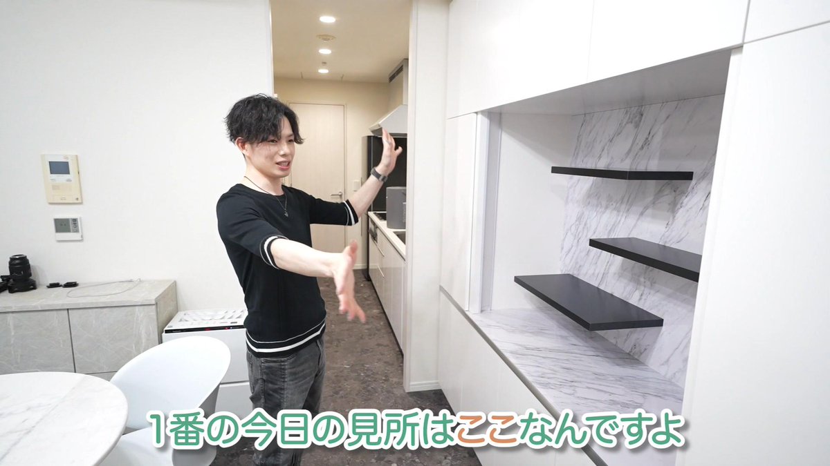 YouTubeはじめてから3年ほど、 紹介した化粧品は全て【専用倉庫】に
