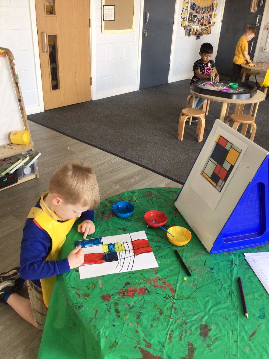 This week we have been learning about the artist Piet Mondrian and how he uses shape to create beautiful artwork.🎨