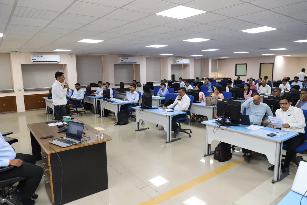 Aiming to enhance the understanding of the students on the newly launched National Electrical Code of India 2023, #BIS organised the first Capsule Course at the National Institute of Training for Standardisation (NITS), Noida. 

#NEC2023 #Training #Standards #NITS #ElectricalCode