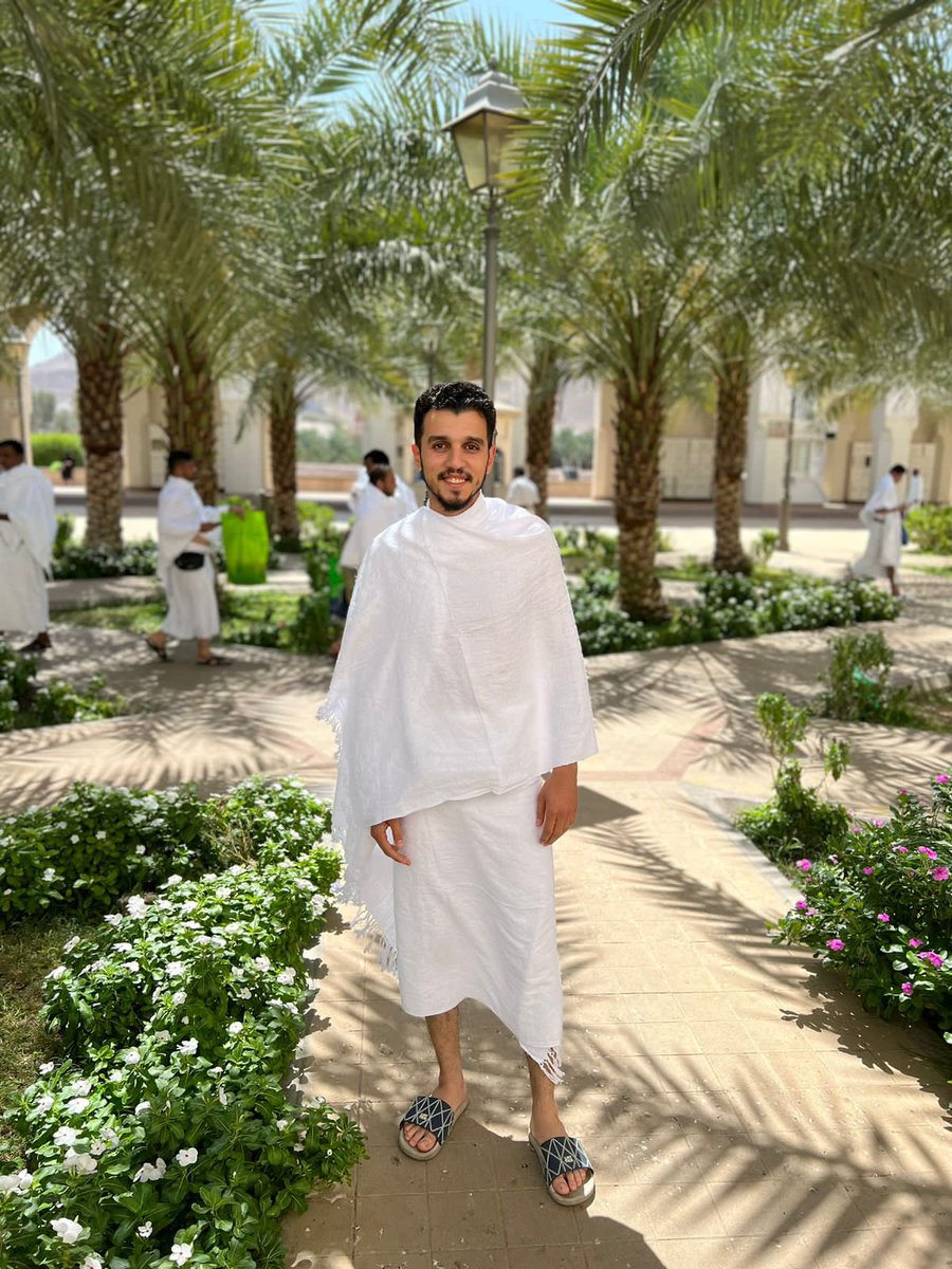 A7M__EMAM's tweet photo. عيدكم مبارك 🤍 https://t.co/zEesHYqxgt