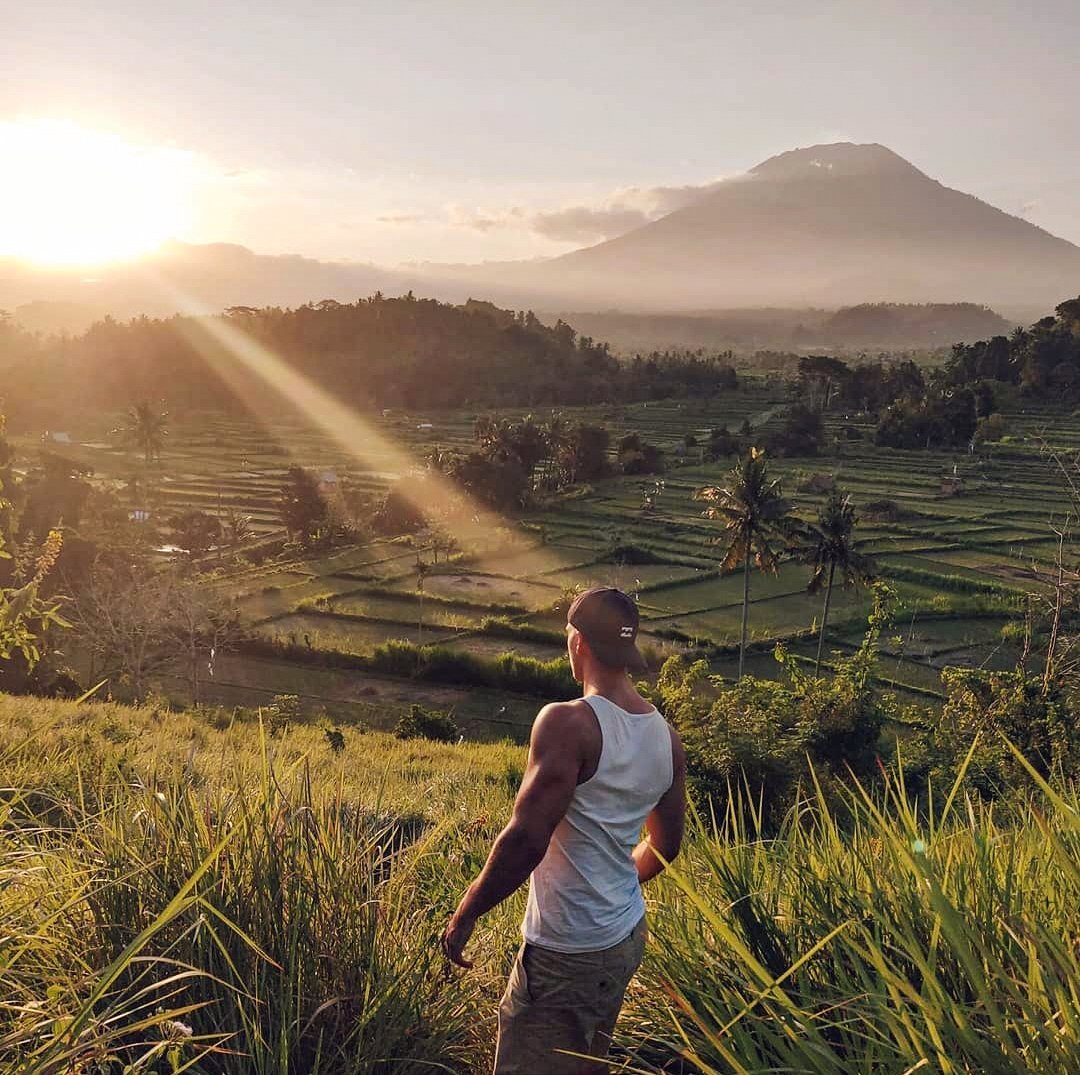 40 Simple habits to transform your health in the next 60 days:

1. Morning sunlight in your eyes