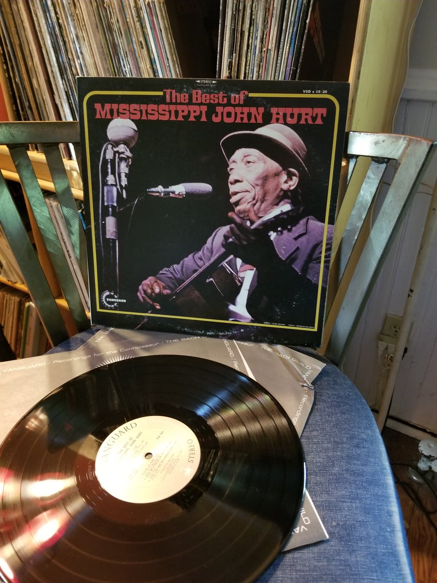 aztammyp's tweet photo. Early Friday morning #RecordParty. This goofy cat cozies right up to the speaker when MS John is on.
She's not wrong. https://t.co/7qvKyIAwn8
