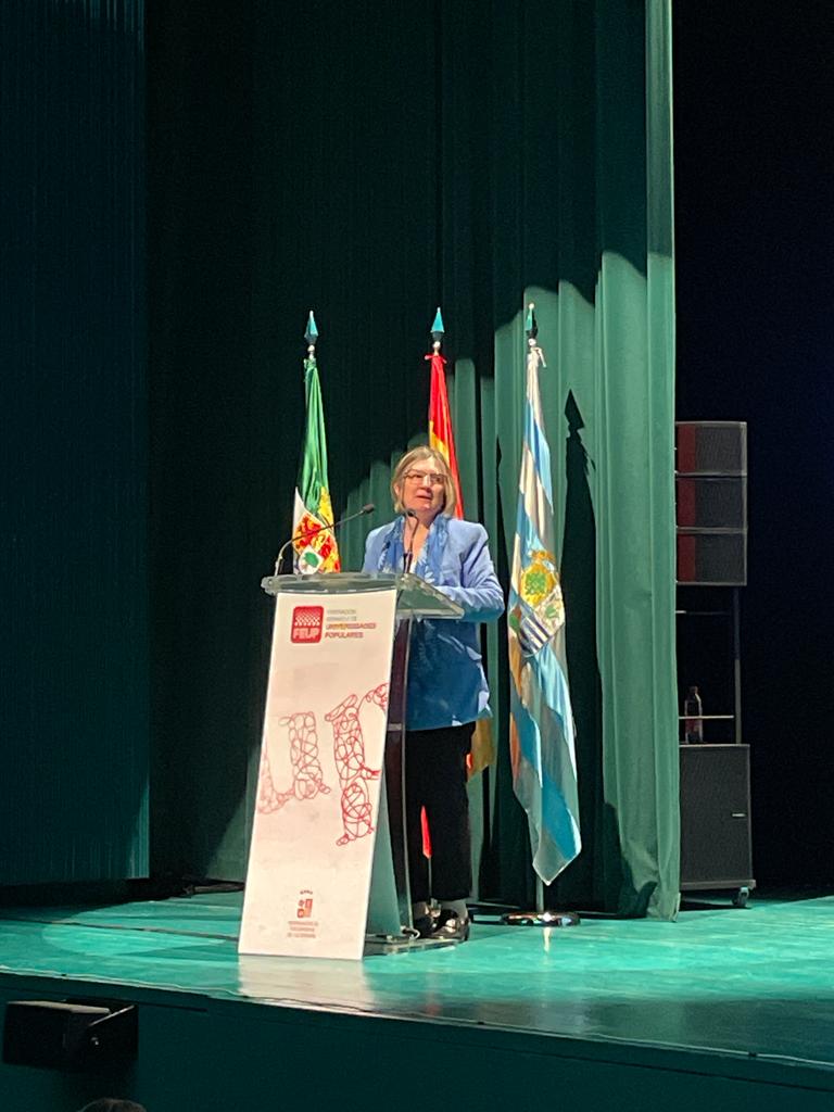 up_aupex's tweet photo. Tenemos el honor de clausurar las Jornadas técnicas de @lafeup
Nuestra directora, Josefa Moreno Campos, ha sido la encargada de cerrar unas jornadas que nos han permitido compartir y reflexionar para seguir avanzando en nuestra senda
#FEUP #UUPP #UniversidadesPopulares https://t.co/D3UA5nt12s