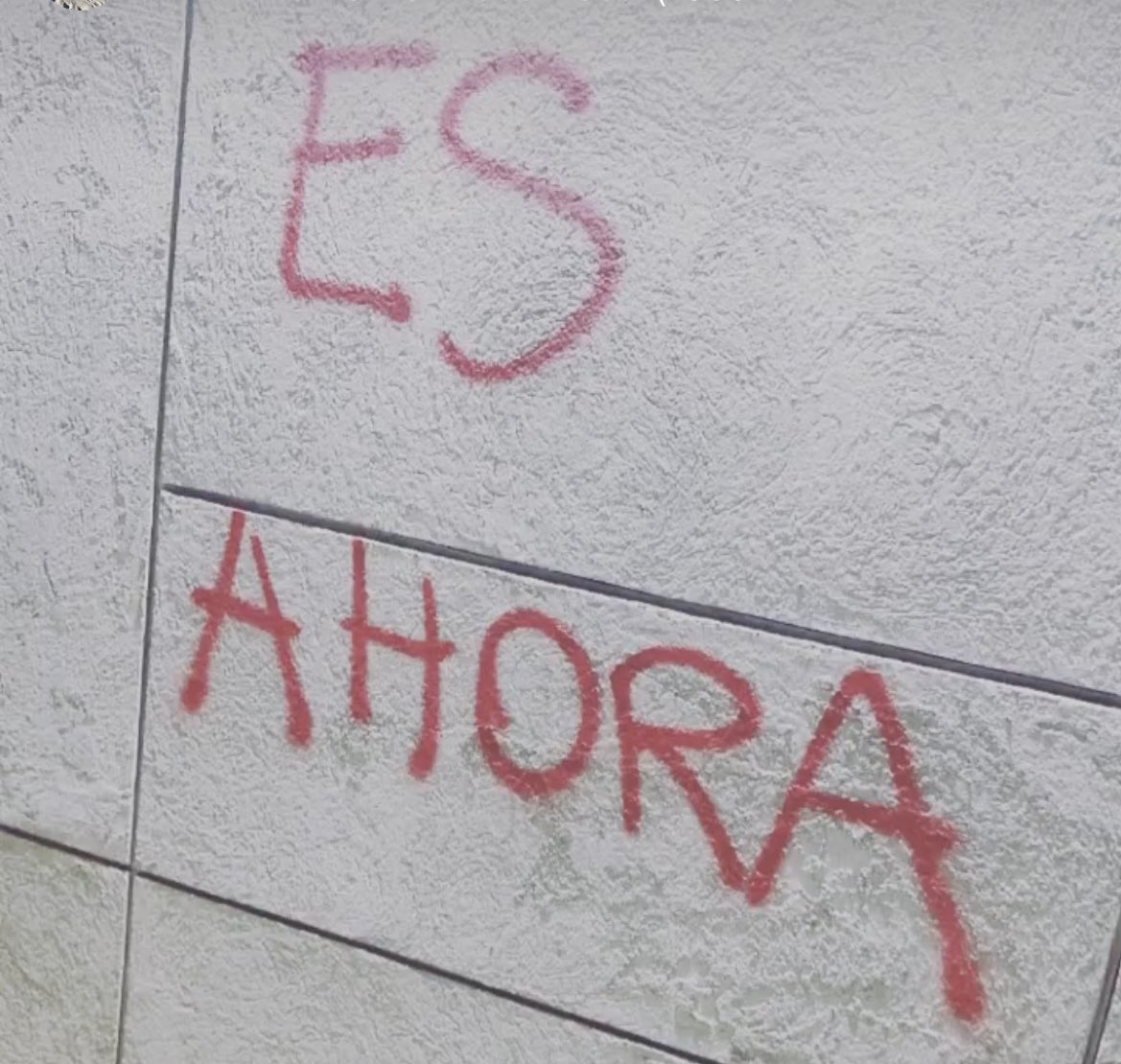 CorralonC's tweet photo. Acopiar materiales para tu futura obra y que no se te derritan los pesos? https://t.co/RK7MX1S6G9