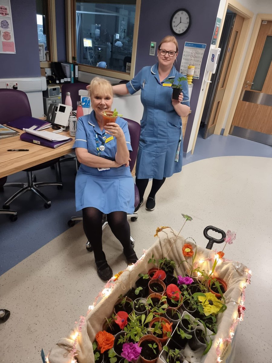 It’s been lovely to walk round and see staff and families lots of oxytocin following for Earth Day tomorrow #breastfeedingandclimatechange #climatechange <a href="/ANPNWardBDGH/">Antenatal Postnatal Ward BDGH</a> <a href="/barnshospital/">Barnsley Hospital</a> <a href="/IfsBarnsley/">BarnsleyIFS</a>