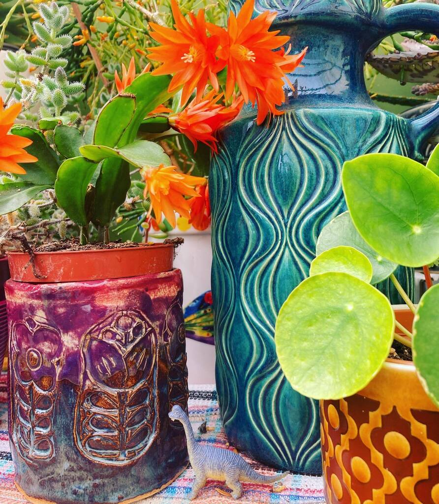 Thank you for all the lovely messages and comments for our CivvyP party last weekend! This week we have mainly been catching up with the out of towners, chilling and eating alllll the food! I did do a bit of gardening and re-potting as well. The Easter c… instagr.am/p/CrTBd-RIx3k/