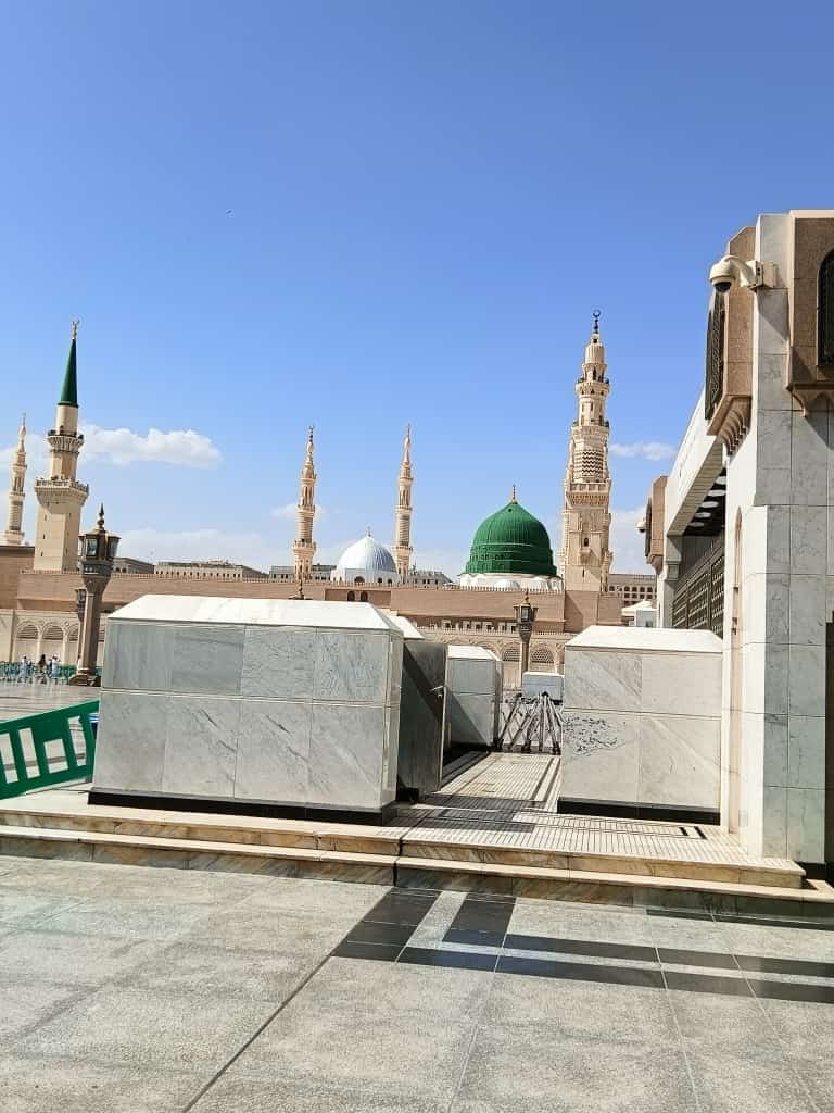 RazaWaley's tweet photo. Khalq ke Haakim ho Tum ﷺ Rizq ke Qasim ho Tum ﷺ Jo Mila Tumse ﷺ Mila Tumpe ﷺ Karodo'n Durood ﷺ
#LivePicture https://t.co/XCJFq2MSo2