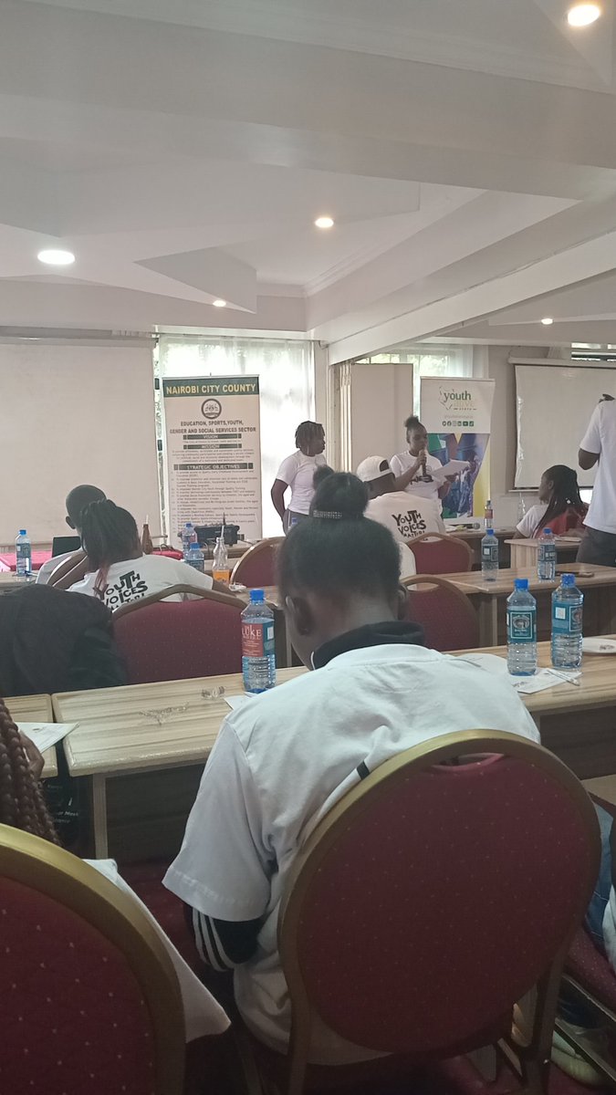 Lavende_akinyi's tweet photo. Community dialogue should be a continuous step to consider to help people be as per on matters HIV, Mental health and economic empowerment.
#Tujibonge
@OS_YouthCenter
@polycomdev
@CREAWKenya
@YouthAliveKenya https://t.co/H3fYo75Xw2