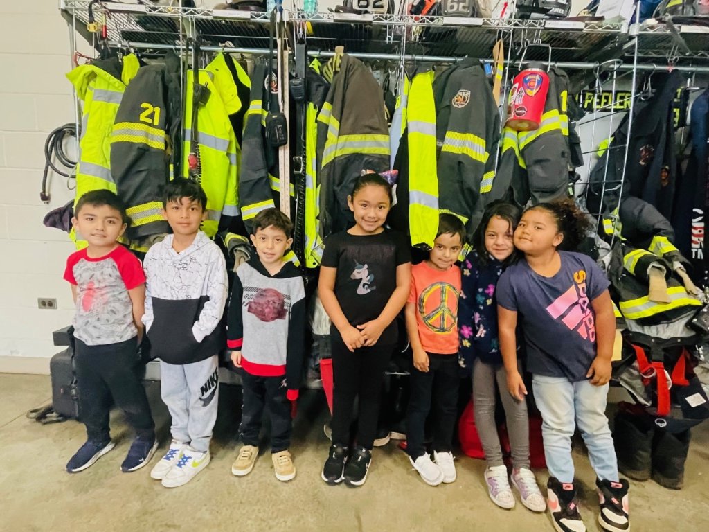 HurleyElem's tweet photo. 🚒🔥🧯ESL FIELD TRIP🧯🔥🚒

Our ESL Students went to Lock Fire Department for a Field Trip!! https://t.co/WOxQTjIewb