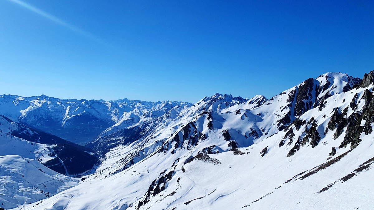 emgeorget's tweet photo. Winter is lasting, Cauterets, Avril 2023 https://t.co/BGBchDmBkg