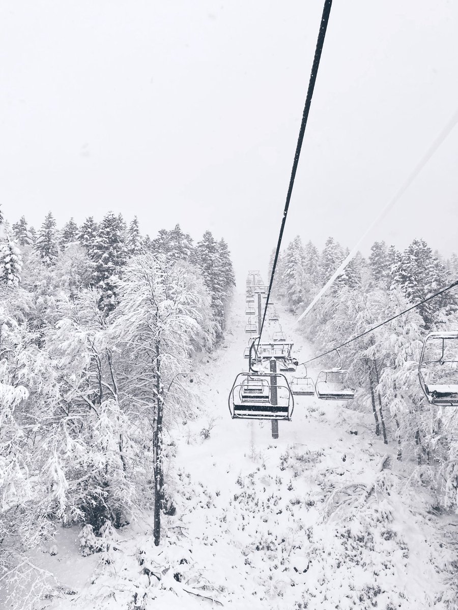emgeorget's tweet photo. Winter is lasting, Cauterets, Avril 2023 https://t.co/BGBchDmBkg