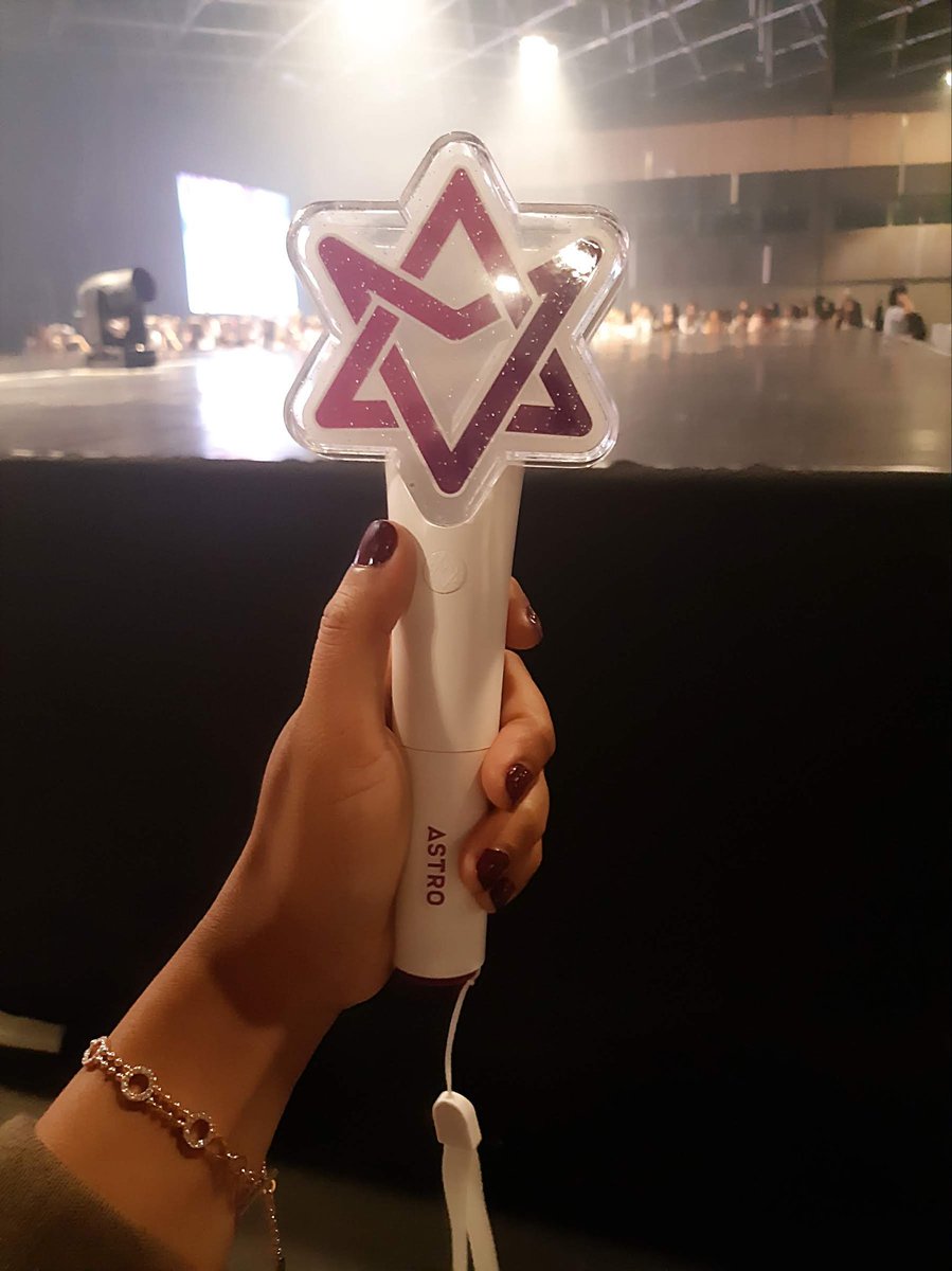 Aeka79's tweet photo. ขอให้ดาวดวงนี้เป็นดาวที่สว่างและสดใสที่สุดอยู่บนนั้นนะครับบินนี่🕊️🤍
#RIPMoonbin 
#มุนบิน https://t.co/qVOqtOiwsv