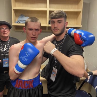AdrianManifold's tweet photo. #NewProfilePic https://t.co/jWT250PU4c