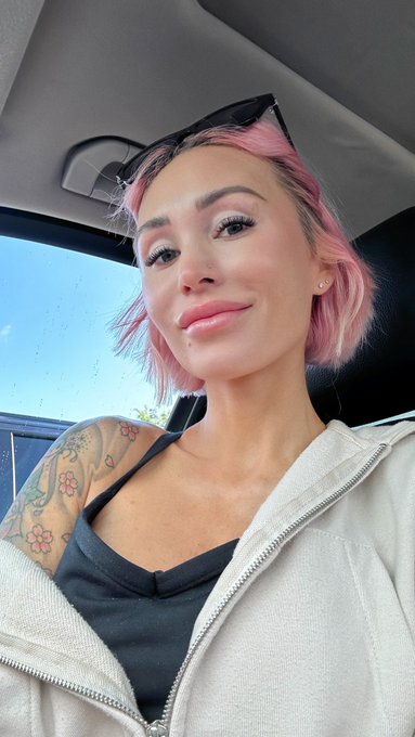 Gym time 🙌🥰 #FitnessFriday #fitgirl #preworkout #lit #getit https://t.co/TdyT3pB9vc<a href="/tag/fitnessfriday"class="tags">#FitnessFriday</a><a href="/tag/fitgirl"class="tags">#fitgirl</a><a href="/tag/preworkout"class="tags">#preworkout</a><a href="/tag/getit"class="tags"><span>#getit</span></a><a href="/tag/lit"class="tags"><span>#lit</span></a>